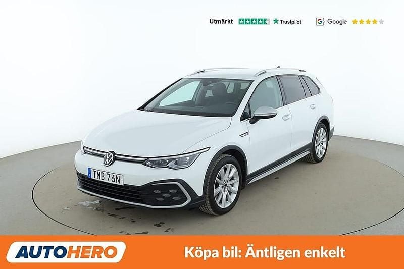 Vit Begagnad 2021 VW Golf Alltrack Kombi | 267 000 kr (Marknadspris) - Bild 1/4