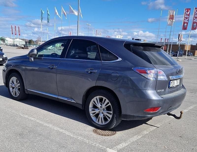 Grå Begagnad 2011 Lexus RX450h Luxury Line SUV | 168 000 kr (Marknadspris) - Bild 1/4