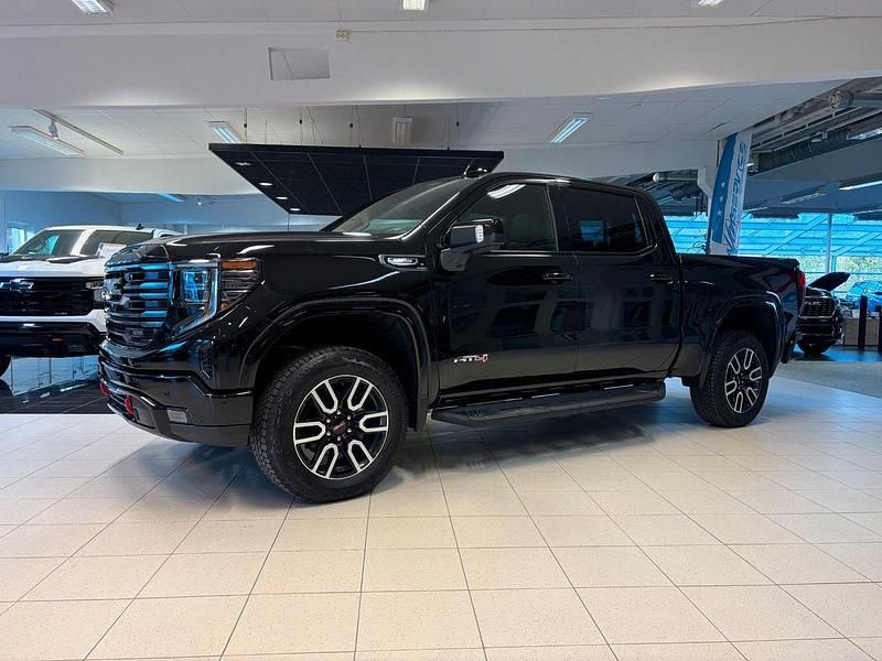 Svart Ny 2025 GMC Sierra Van | 1 223 750 kr (Dyr) - Bild 1/4