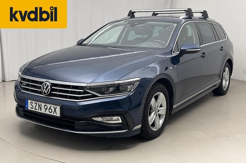 Begagnad VW Passat Executive 200 HK (147 kW) 2021 Blå