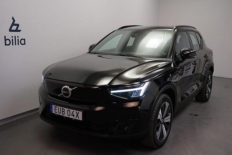 Begagnad Volvo XC40 Core 175 kW (238 HK) 2022 Svart SUV