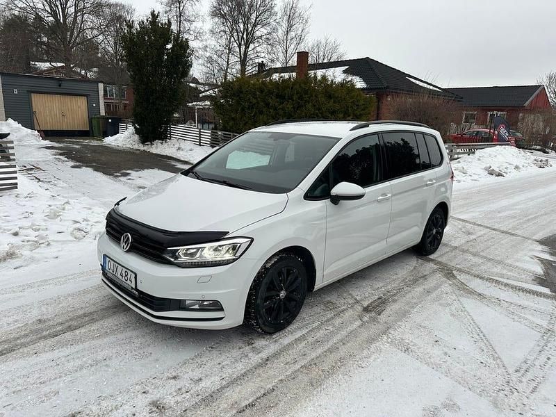 Begagnad VW Touran 115 HK (84 kW) 2017 Minibuss