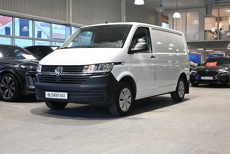 Candyvit Begagnad 2024 VW Transporter Comfortline Van | 419 000 kr (Superpris) - Bild 1/4