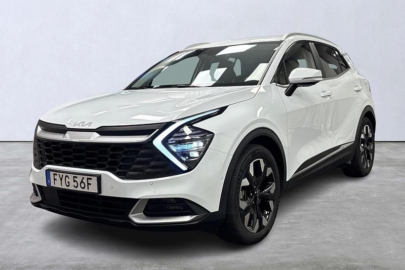 Vit Begagnad 2022 Kia Sportage Advance SUV | 345 000 kr (Bra pris) - Bild 1/4