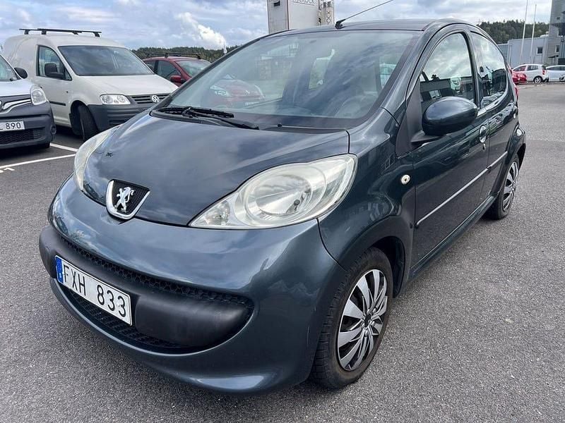Grå Begagnad 2007 Peugeot 107 Halvkombi | 24 999 kr (Marknadspris) - Bild 1/4