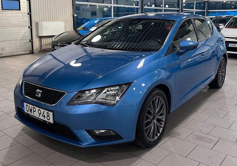 Ljusblå Begagnad 2014 Seat Leon I-Tech Halvkombi | 74 900 kr (Marknadspris) - Bild 1/4