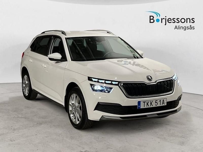Vit Begagnad 2023 Skoda Kamiq Adventure SUV | 234 900 kr (Marknadspris) - Bild 1/4