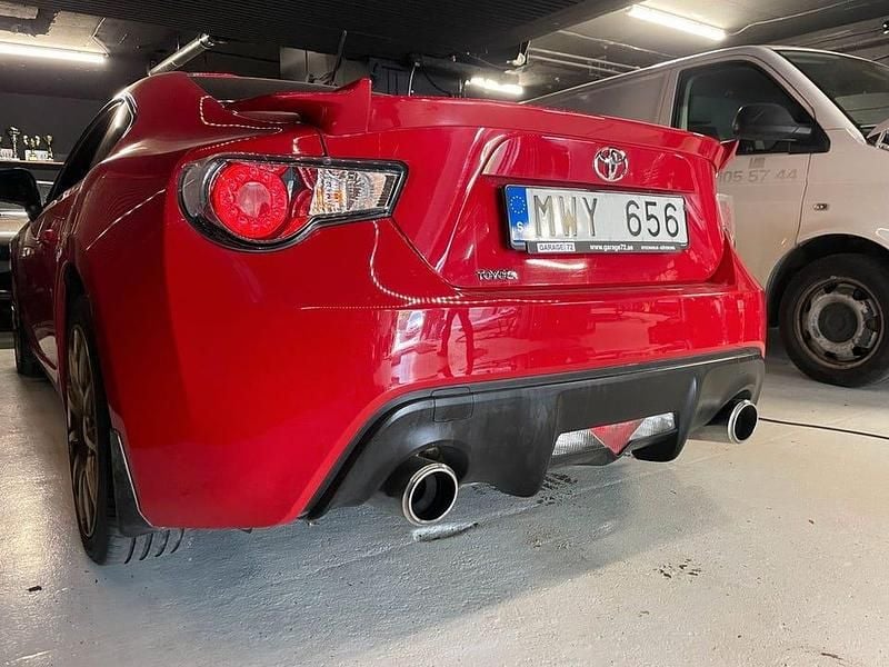 Begagnad Toyota GT86 GT 200 HK (147 kW) 2012 Röd Sportkupé