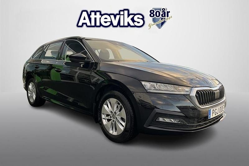 Svart Begagnad 2022 Skoda Octavia Kombi | 239 900 kr (Marknadspris) - Bild 1/4