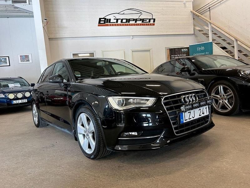 Svart Begagnad 2013 Audi A3 Sportback Halvkombi | 114 000 kr (Marknadspris) - Bild 1/4
