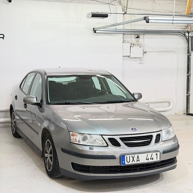 Begagnad Saab 9-3 Linear 150 HK (110 kW) 2004 Ljusgrå Sedan