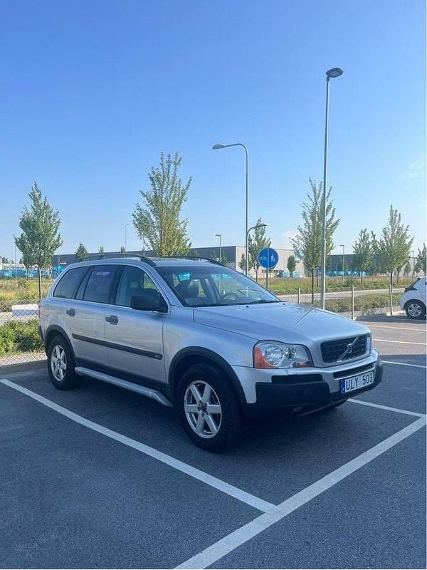 Grå Begagnad 2004 Volvo XC90 SUV | 50 000 kr (Bra pris) - Bild 1/4