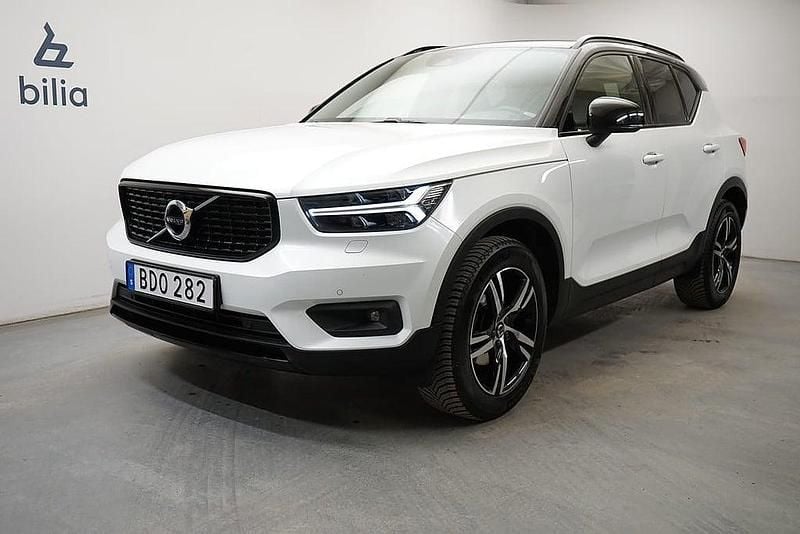 Begagnad Volvo XC40 R-Design 165 HK (121 kW) 2020 Vit SUV