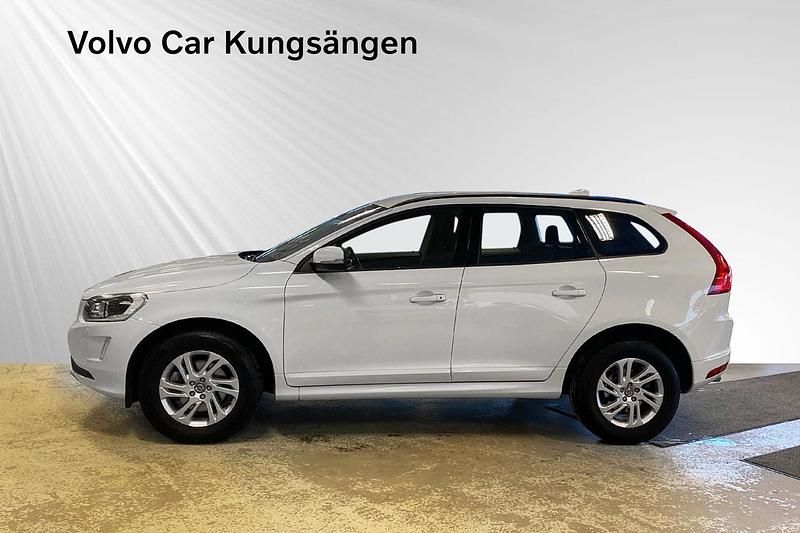 Begagnad Volvo XC60 Kinetic 150 HK (110 kW) 2017 Vit SUV
