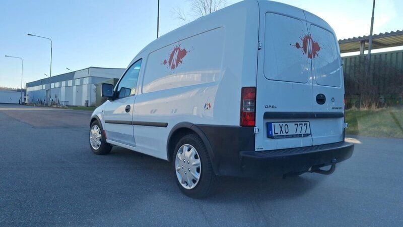 Vit Begagnad 2011 Opel Combo Minibuss | 28 000 kr (Marknadspris) - Bild 1/4