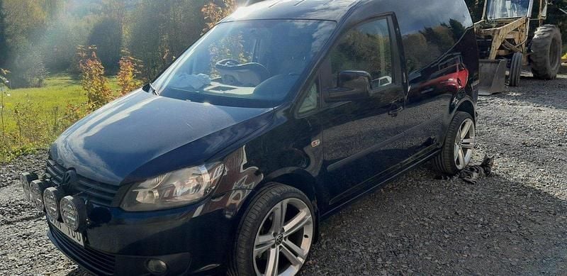 Svart Begagnad 2011 VW Caddy Minibuss | 51 000 kr (Marknadspris) - Bild 1/4