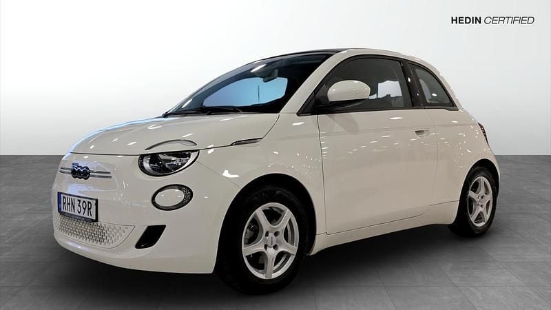 Vit Begagnad 2022 Fiat 500e Icon Halvkombi | 179 900 kr (Bra pris) - Bild 1/4