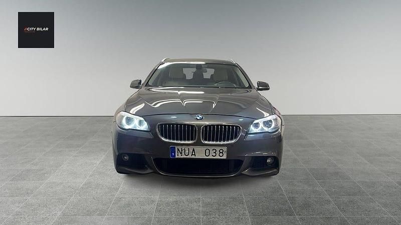 Begagnad BMW 525 218 HK (160 kW) 2011 Brun Kombi