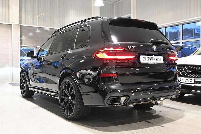 Begagnad BMW X7 Comfort Edition 352 HK (258 kW) 2024 Svart SUV