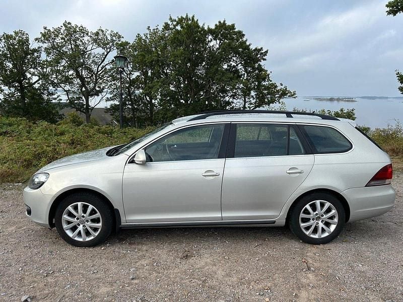 Brun Begagnad 2011 VW Golf Kombi | 59 000 kr (Marknadspris) - Bild 1/4