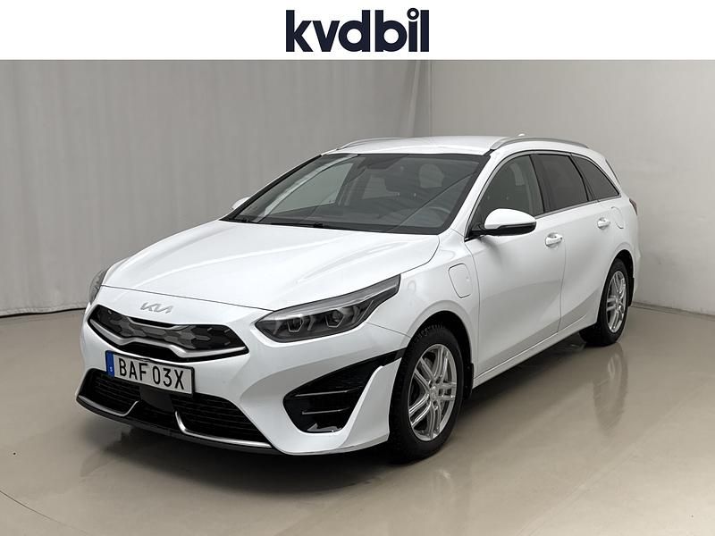 Begagnad Kia Ceed Sportswagon Advance 141 HK (103 kW) 2022 Vit Kombi