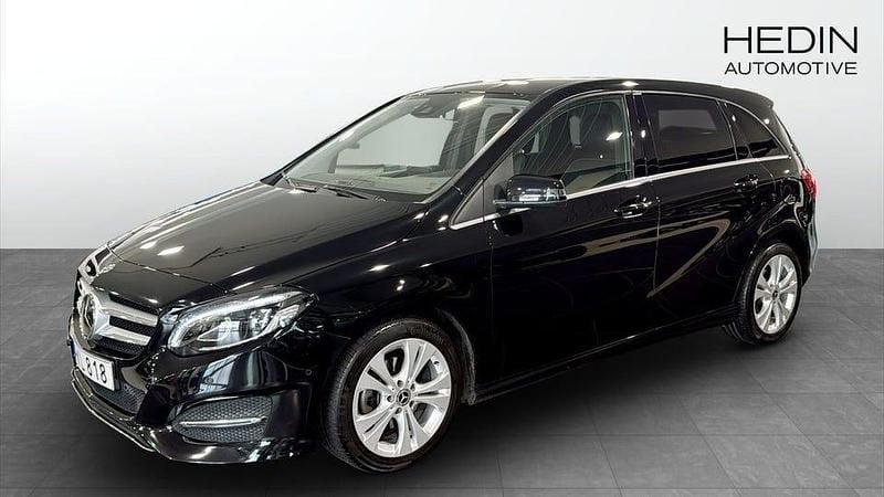 Begagnad Mercedes B200 Urban 136 HK (100 kW) 2018 Svart Minibuss
