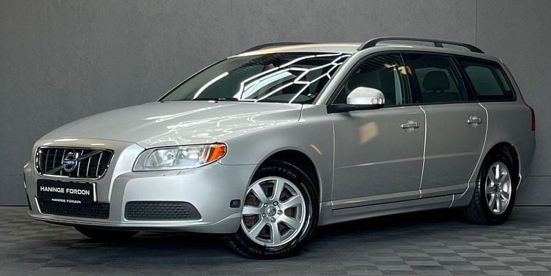 Ljusgrå (grå) Begagnad 2011 Volvo V70 Kombi | 89 900 kr (Bra pris) - Bild 1/4