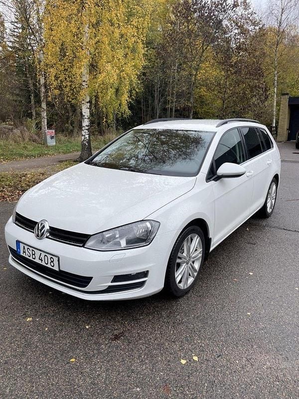 Vit Begagnad 2014 VW Golf VII Kombi | 117 000 kr (Marknadspris) - Bild 1/4