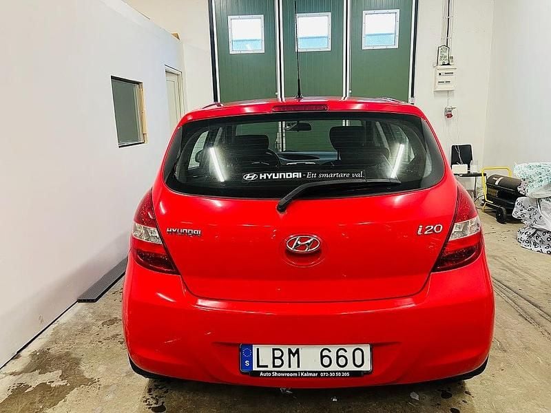 Begagnad Hyundai i20 78 HK (57 kW) 2010 Röd Halvkombi
