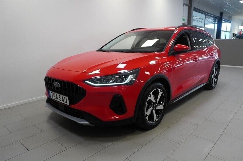 Begagnad Ford Focus Active 125 HK (91 kW) 2023 Röd/orange Kombi