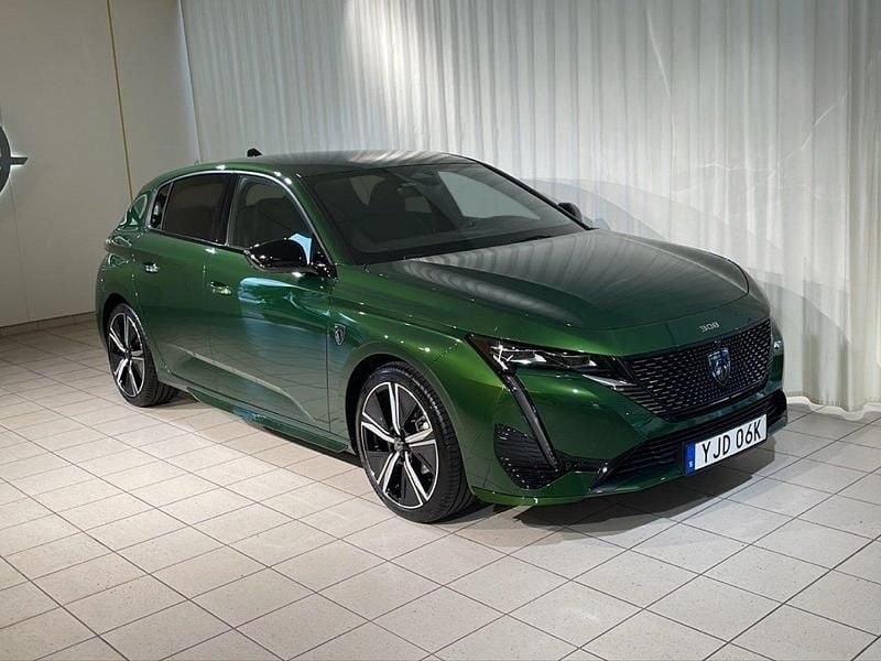 Grön Begagnad 2024 Peugeot 308 GT Halvkombi | 279 900 kr (Marknadspris) - Bild 1/4