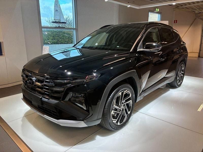 Svart (abyss black) Ny 2025 Hyundai Tucson Advanced SUV | 560 500 kr - Bild 1/4