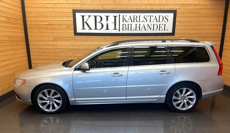 Ljusgrå (grå) Begagnad 2012 Volvo V70 Momentum Kombi | 79 900 kr (Marknadspris) - Bild 1/4