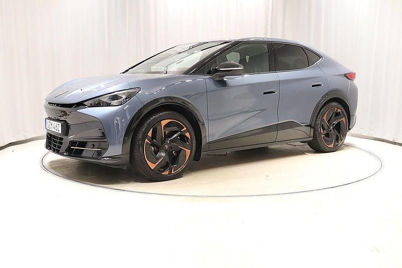 Tavascan blue metallic Begagnad 2024 Cupra Tavascan VZ3 SUV | 469 800 kr (Superpris) - Bild 1/4