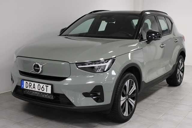 Grön Begagnad 2023 Volvo XC40 SUV | 379 000 kr (Marknadspris) - Bild 1/4