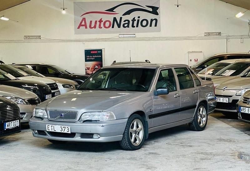 Grå Begagnad 1999 Volvo S70 Sedan | 34 900 kr (Marknadspris) - Bild 1/4