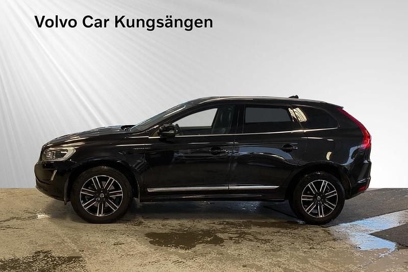 Begagnad Volvo XC60 Standard 190 HK (139 kW) 2017 Mörkblå SUV