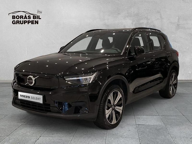 Svart Begagnad 2023 Volvo XC40 Core SUV | 299 000 kr (Bra pris) - Bild 1/4