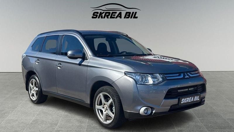 Begagnad 2013 Mitsubishi Outlander SUV | 79 900 kr - Bild 1/4