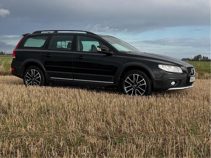 Svart Begagnad 2015 Volvo XC70 Dynamic SUV | 123 000 kr (Marknadspris) - Bild 1/4