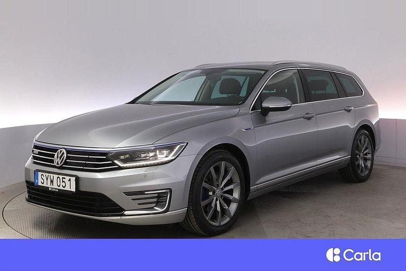 Silver Begagnad 2018 VW Passat Active Kombi | 227 900 kr (Marknadspris) - Bild 1/4