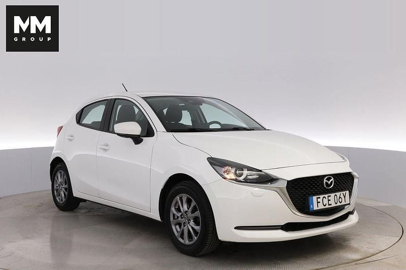 Vit Begagnad 2022 Mazda 2 Sense Halvkombi | 189 000 kr (Marknadspris) - Bild 1/4