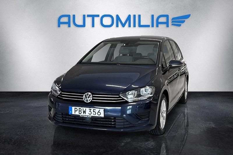 Mörkblå (blå) Begagnad 2016 VW Golf VII Halvkombi | 109 900 kr (Marknadspris) - Bild 1/4