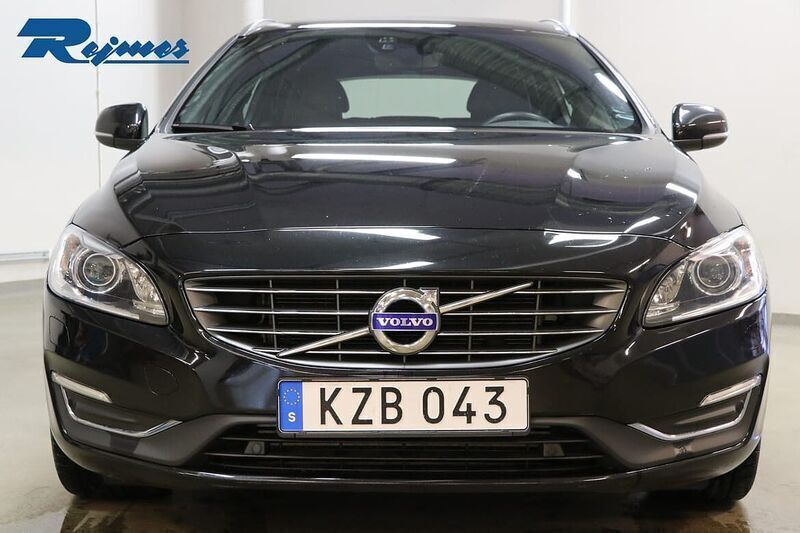Begagnad 2018 Volvo V60 Kombi | 199 100 kr (Superpris) - Bild 1/3