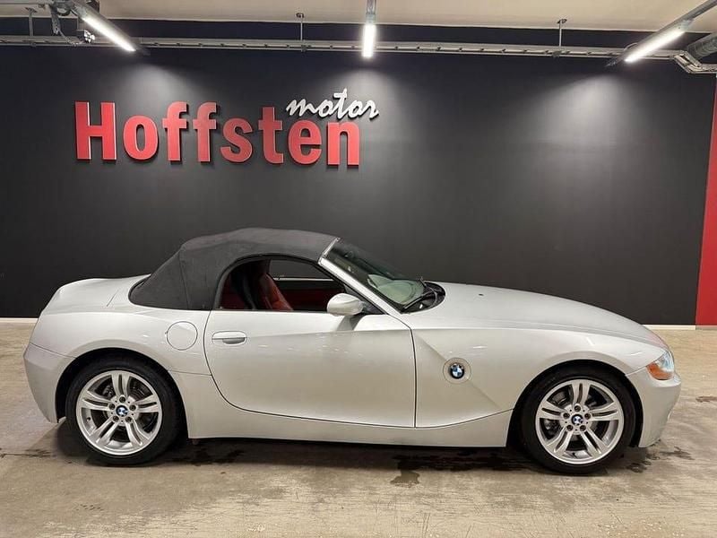 Begagnad BMW Z4 231 HK (169 kW) 2003 Silver Cab