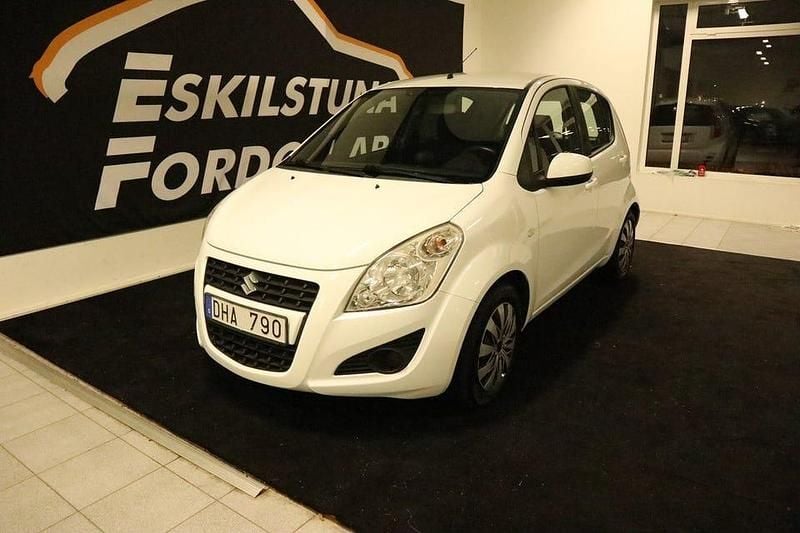 Begagnad Suzuki Splash GLS 94 HK (69 kW) 2013 Vit Halvkombi