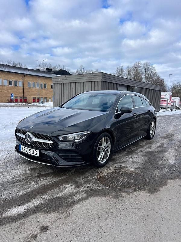 Begagnad Mercedes CLA200 Shooting Brake 163 HK (119 kW) 2021 Svart Kombi