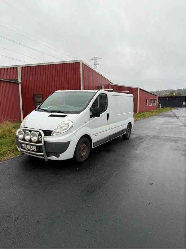 Vit Begagnad 2013 Renault Trafic Van | 50 000 kr (Bra pris) - Bild 1/2