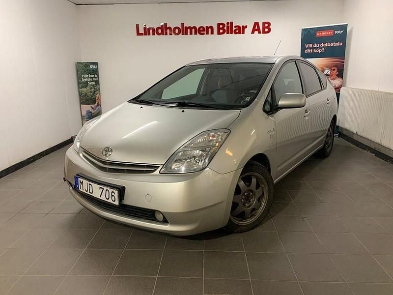 Begagnad Toyota Prius 112 HK (82 kW) 2008 Silver Halvkombi