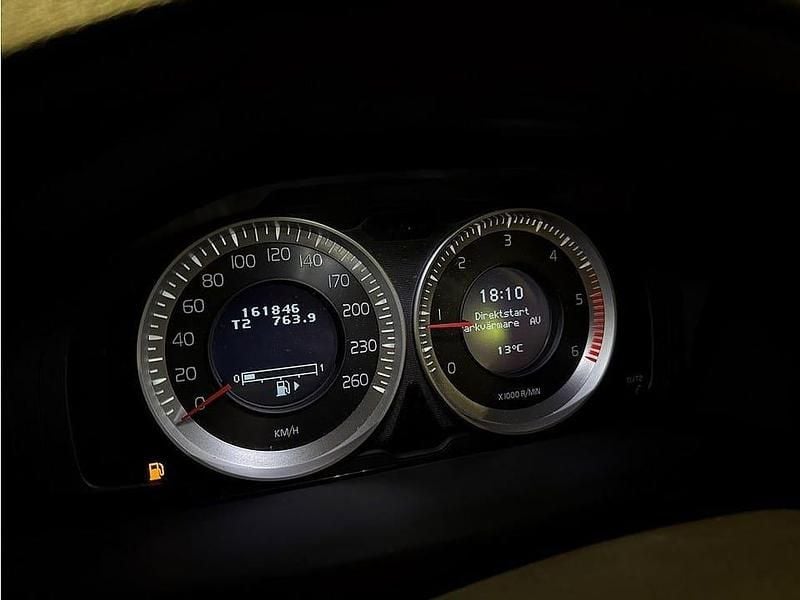 Begagnad Volvo V70 Momentum 163 HK (119 kW) 2011 Grå Kombi